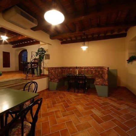 Отель La Casa Del Calzolaio Радикофани Экстерьер фото
